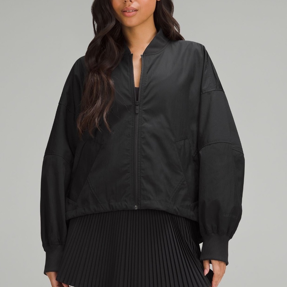 NWOT Lululemon Lightweight Hem-Clinch Bomber Jacket Sz XS in Black